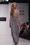 Pokaz Fur Garden — Belarus Fashion Week SS 2012 (ubrania i obraz: sukienka dzianinowa szara)