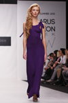 Pokaz Fur Garden — Belarus Fashion Week SS 2012 (ubrania i obraz: sukienka dzianinowa fioletowa, blond (kolor włosów))