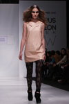 Karina Momat. Modenschau von Natasha TSU RAN — Belarus Fashion Week SS 2012 (Looks: schwarze Leggins mit Fantasie-Muster, hautfarbenes Mini Kleid)