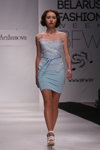 Desfile de Tanya Arzhanova — Belarus Fashion Week SS 2012 (looks: vestido azul claro corto, sandalias de tacón blancas)