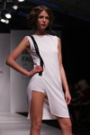 Desfile de Tanya Arzhanova — Belarus Fashion Week SS 2012 (looks: túnica blanca, short blanco)