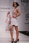 Desfile de Tanya Arzhanova — Belarus Fashion Week SS 2012 (looks: falda blanca corta, top blanco transparente, zapatos de tacón negros)