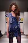 Ekskluzywny pokaz Białoruskiego Centrum Mody SS2012 (ubrania i obraz: sukienka niebieska)