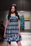 Ekskluzywny pokaz Białoruskiego Centrum Mody SS2012 (ubrania i obraz: sukienka w kratę wielokolorowa)