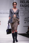 Karina Momat. Belarus Fashion Week SS 2012 (looks: falda gris, botas negras)