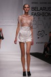 Belarus Fashion Week SS 2012 (ubrania i obraz: top przejrzysty, szorty białe)
