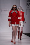 Belarus Fashion Week SS 2012 (ubrania i obraz: żakiet czerwony, półbuty czerwone, cienkie rajstopy białe)