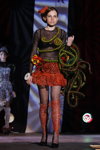 DзiKaVaTa 2011 (ubrania i obraz: cienkie rajstopy czarne, pulower czarny przejrzysty)