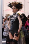 Выставка индустрии красоты и здоровья "Интерстиль 2011" (наряды и образы: чёрные чулки с кружевной резинкой, чёрные митенки, чёрное кожаное боди)