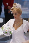 Выставка индустрии красоты и здоровья "Интерстиль 2011" (наряды и образы: белое свадебное платье, блонд (цвет волос))