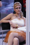 Выставка индустрии красоты и здоровья "Интерстиль 2011" (наряды и образы: белые колготки в сетку)