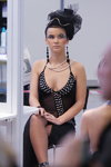 Roza vetrov - HAIR 2011 (looks: vestido de noche negro, pantis transparentes negros)