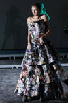 XII Фестиваль сучасного мистецтва та авангардної моди "Мамонт 2011" (наряди й образи: різнокольорова сукня)