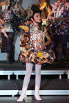 XII Фестиваль современного искусства и авангардной моды "Мамонт 2011" (наряды и образы: белые колготки, разноцветное платье)