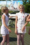 Parade of blondes 2011 (looks: medias de red con banda de encaje blancos, albornoz blanco corto, medias con banda de encaje blancas, )