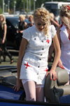 Parade of blondes 2011 (наряди й образи: білі панчохи з мереживною гумкою, білий халат, блонд (колір волосся))