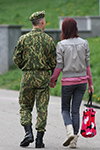 Moda en la calle en Minsk. 04/2011