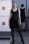 Ludmila Yakimovich. BelTeksLegProm. Spring 2012 (looks: vestido negro corto, pantis negros, zapatos de tacón negros)