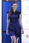 Показ Белорусского центра моды — БелТЕКСлегпром. Осень 2012 (наряды и образы: синее платье)