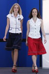Pokaz ELEMA — BelTEXlegprom. Jesień 2012 (ubrania i obraz: bluzka z krótkim rękawem biała, spódnica niebieska, bluzka bez rękawów biała, spódnica czerwona)