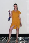 Modenschau von Fashion Bazaar (Looks: gelbes Kleid)