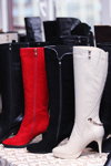 Обувь сезонов "осень-зима 2012" и "весна-лето 2013" от столичных производителей (наряды и образы: красные сапоги)