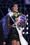 Ina Kanavalava. Gala final — Miss Belarús 2012 (looks: vestido negro)