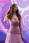 Gala final — Miss Belarús 2012 (looks: vestido de noche lila)