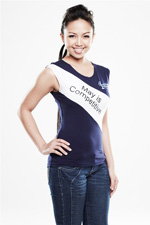 вторая Вице-мисс May Salitah Naru Kiob. Мисс Вселенная Малайзия 2013 (наряды и образы: синий топ, синие джинсы)