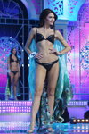 Desfile de trajes de baño — Miss Belarús 2012 (looks: bañador negro)