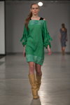 Desfile de Anna LED — Riga Fashion Week SS13 (looks: vestido verde)