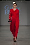 Desfile de Gints Bude — Riga Fashion Week SS13 (looks: vestido rojo)