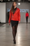 Pokaz Kaseee — Riga Fashion Week SS13 (ubrania i obraz: skórzana kurtka biker czerwona, sukienka czarna, rajstopy czarne, półbuty czarne)
