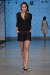 Показ Narciss — Riga Fashion Week SS13 (наряды и образы: чёрные туфли, чёрный женский костюм (жакет, шорты))