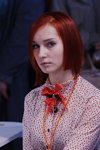 Fryzury damskie — Róża Wiatrów - HAIR 2012 (ubrania i obraz: kokarda czerwona, rude włosy)