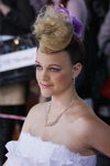 Причёски для невест — Роза Ветров - HAIR 2012 (наряды и образы: белое свадебное платье)