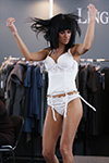 Prezentacja LingaDore — Salon of Lingerie 2012 (stylizacje: figi białe, gorset biały)