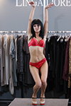Prezentacja LingaDore — Salon of Lingerie 2012 (stylizacje: biustonosz czerwony, figi czerwone)