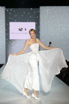 Показ Nastya and Dina Fashion Factor — Volvo-Тиждень моди в Москві SS2013 (наряди й образи: біла вечірня сукня, білі туфлі)