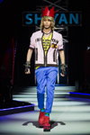 Sergey Zverev. Desfile de SHIYAN — La Semana de la moda de Volvo en Moscú SS2013 (looks: pantalón azul)
