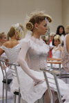 Фестиваль з перукарського мистецтва "Золотий пролісок 2012" (наряди й образи: біла весільна сукня, блонд (колір волосся), білі прозорі колготки)