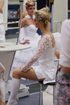 Festiwal sztuki fryzjerskiej "Złoty Przebiśnieg 2012" (ubrania i obraz: suknia ślubna biała, kozaki białe)