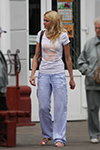 Moda en la calle en Gómel. 05/2012 (looks: top blanco)