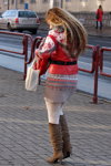 Вулична мода в Мінську. Студенти. Листопад 2012 (наряди й образи: білі ажурні трикотажні колготки)