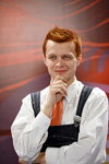 Фотофакт: Академия талантов-2 на ОНТ (наряды и образы: белая рубашка, оранжевый галстук)