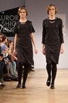 Desfile de Andreeva — Aurora Fashion Week Russia AW13/14 (looks: pantis negros, vestido negro)