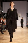 Показ Andreeva — Aurora Fashion Week Russia AW13/14 (наряды и образы: чёрное пальто)