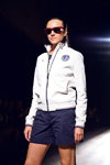 Показ BOSCO — Aurora Fashion Week Russia SS14 (наряды и образы: синие шорты, белая спортивная куртка)