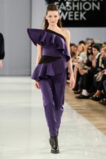 Pokaz Chapurin — Aurora Fashion Week Russia AW13/14 (ubrania i obraz: kombinezon fioletowy)