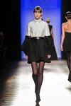 Modenschau von Clarisse Hieraix — Aurora Fashion Week Russia SS14 (Looks: schwarz-weißes Kleid, schwarze transparente Strumpfhose)